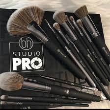 BH STUDIO PRO Professionnels Makeup Brush Set of 13 - Black - Image 3