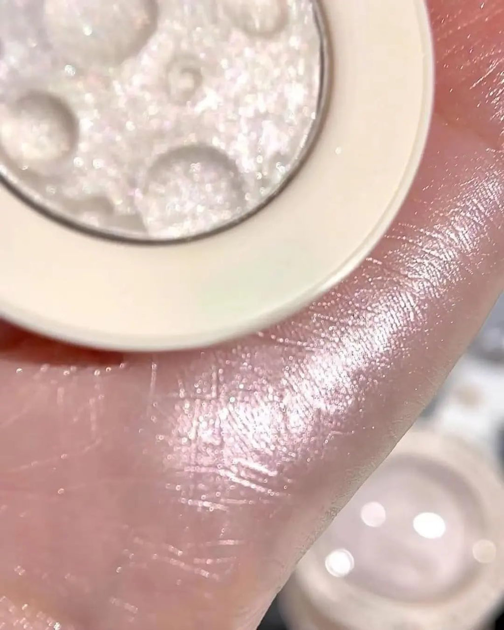 HUDAMOJI Planet Highlighter Collection, 4 Shimmering Shades, Cream Formula (white, 5g) - Image 8