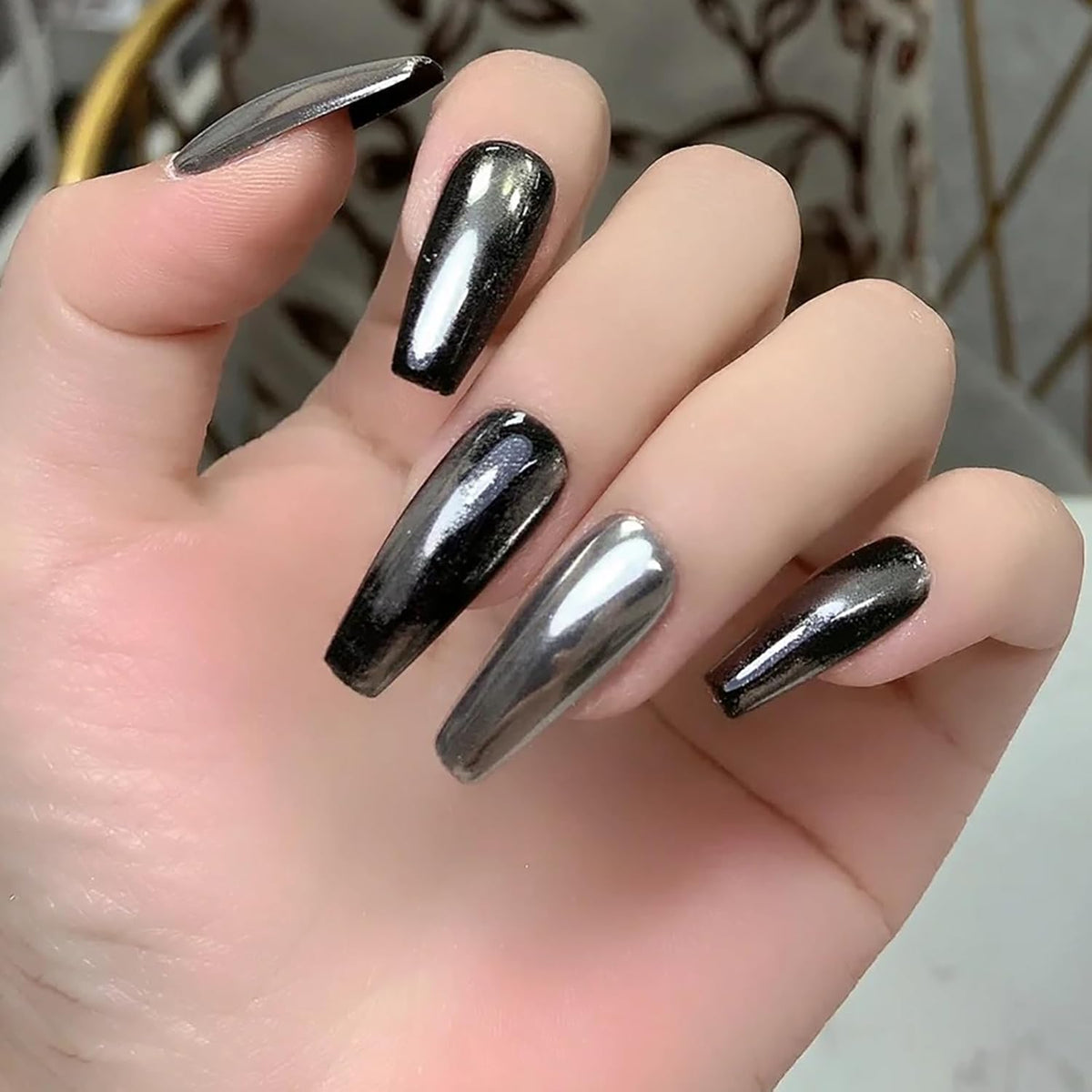 Nailwind Chrome Nail Powder, Black Mirror Nail Powder - Glossy, Glitter & Mirror Effect - DIY Nail Art Accessory with Metallic Pigments - Black - Image 5